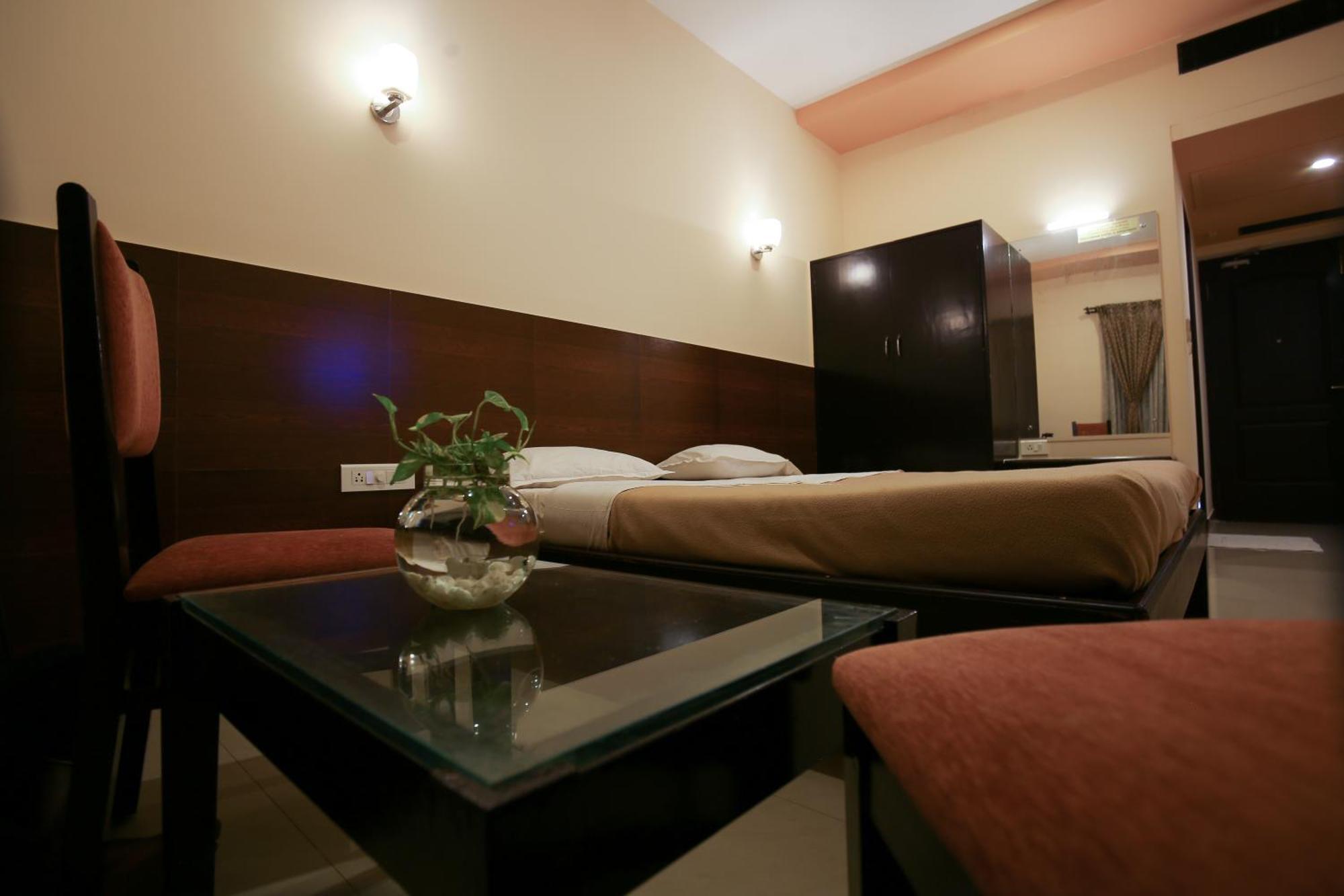 Philomena Hotel & Apartment Thanjavur Exterior photo