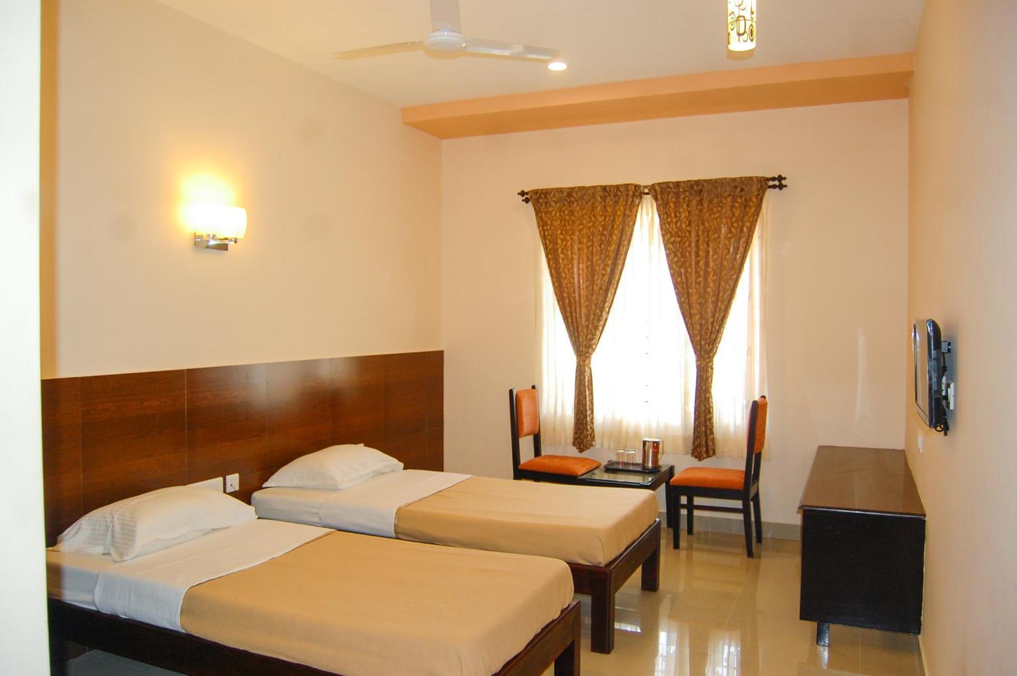 Philomena Hotel & Apartment Thanjavur Exterior photo